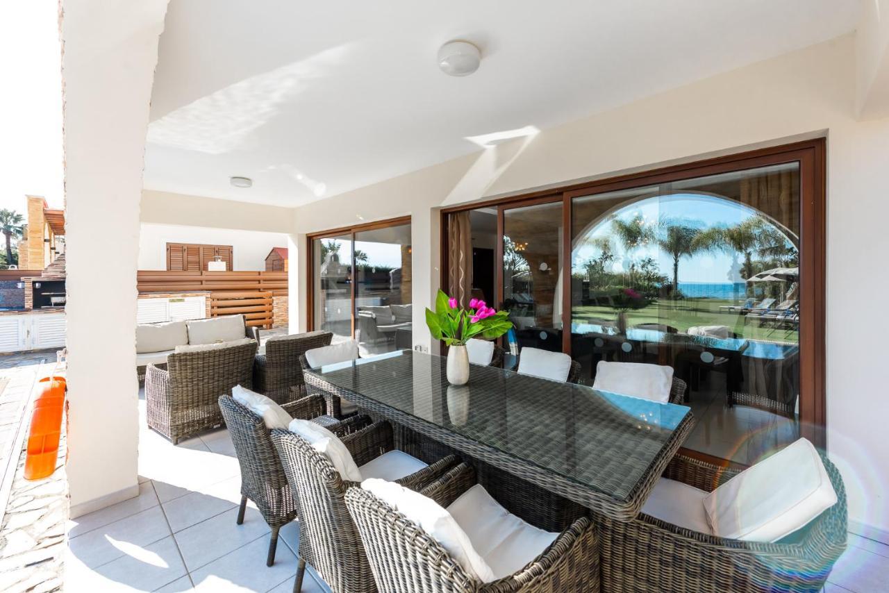 Sea Front Oceanus H2 By Ezoria Villas Ayía Nápa Extérieur photo
