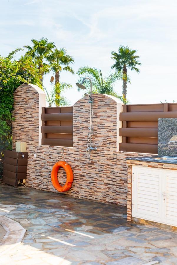 Sea Front Oceanus H2 By Ezoria Villas Ayía Nápa Extérieur photo