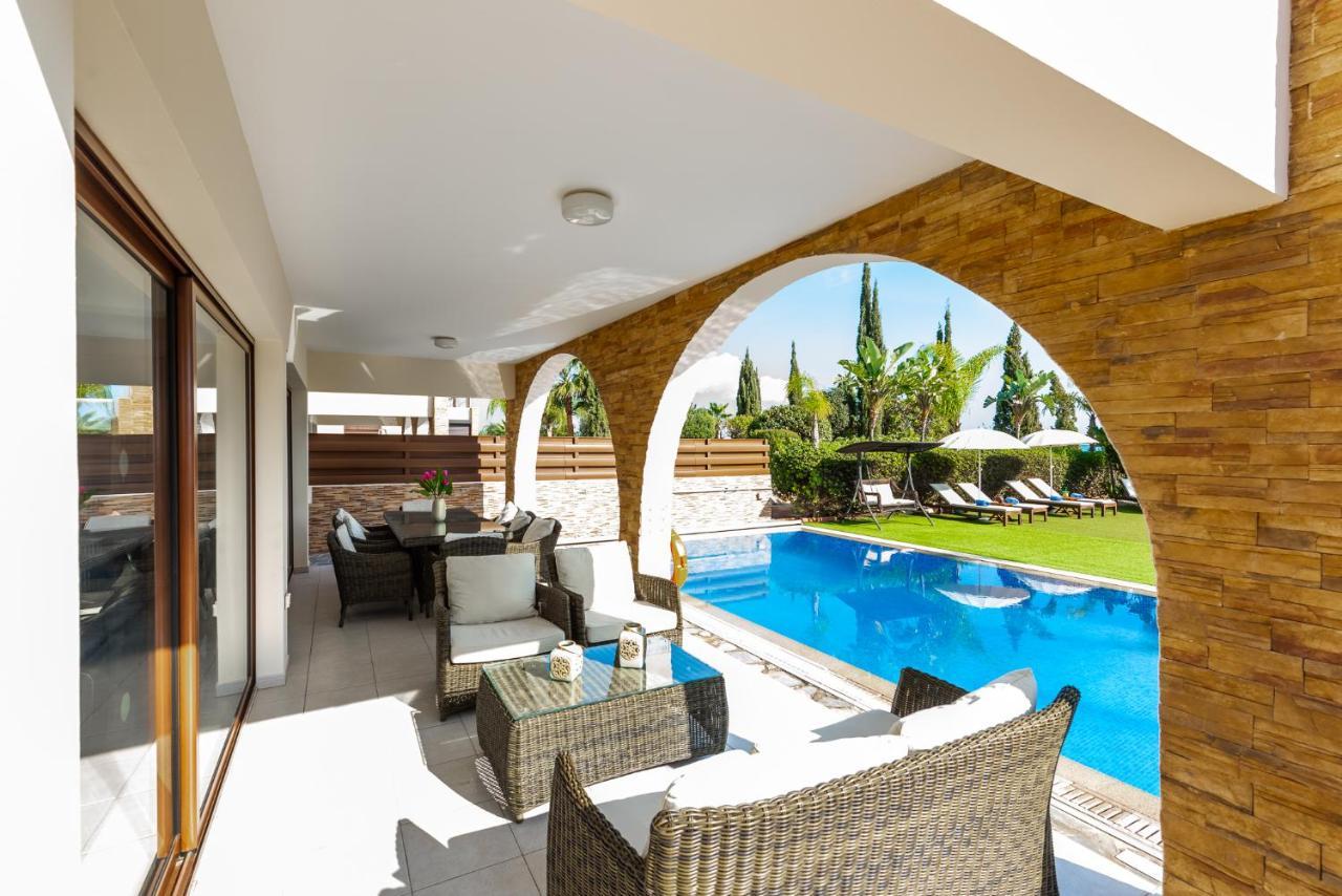 Sea Front Oceanus H2 By Ezoria Villas Ayía Nápa Extérieur photo