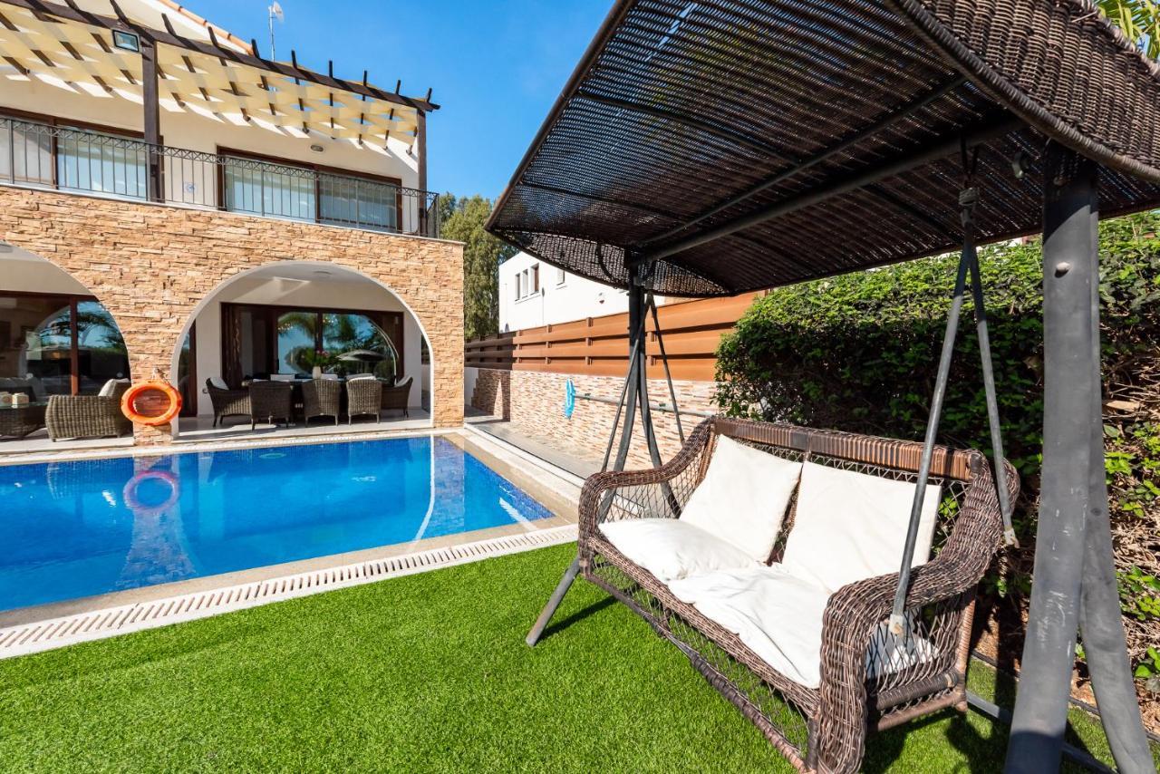 Sea Front Oceanus H2 By Ezoria Villas Ayía Nápa Extérieur photo