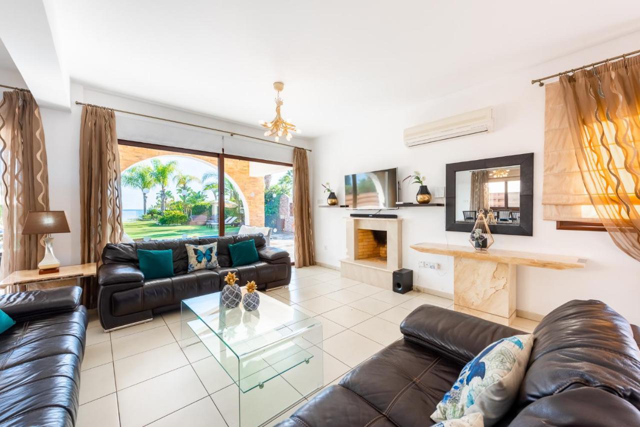 Sea Front Oceanus H2 By Ezoria Villas Ayía Nápa Extérieur photo