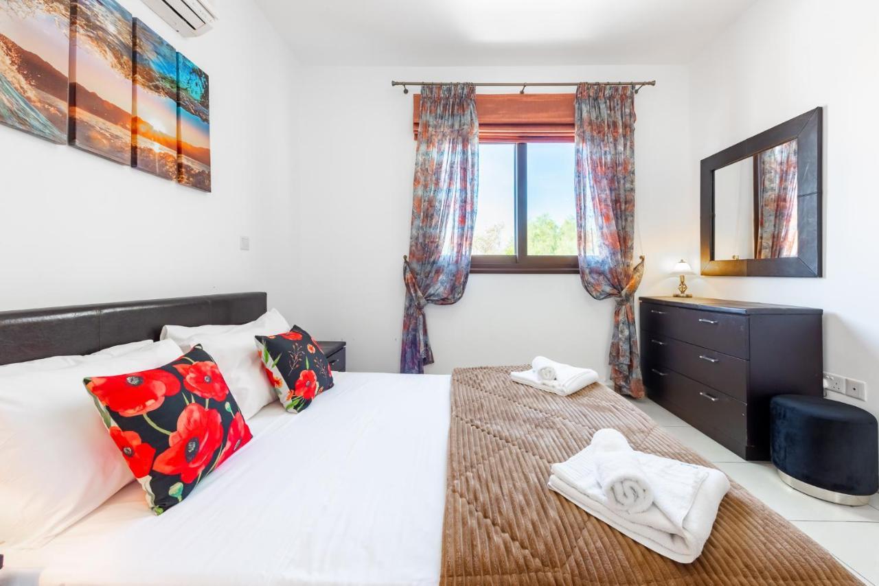 Sea Front Oceanus H2 By Ezoria Villas Ayía Nápa Extérieur photo