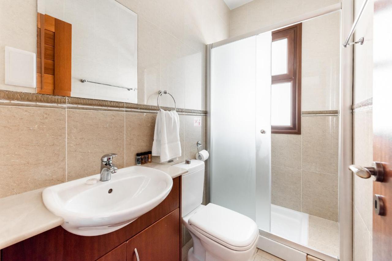 Sea Front Oceanus H2 By Ezoria Villas Ayía Nápa Extérieur photo