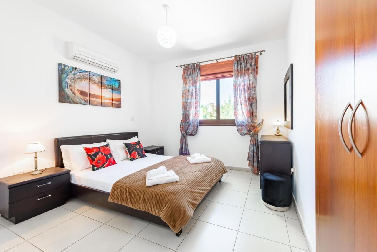 Sea Front Oceanus H2 By Ezoria Villas Ayía Nápa Extérieur photo