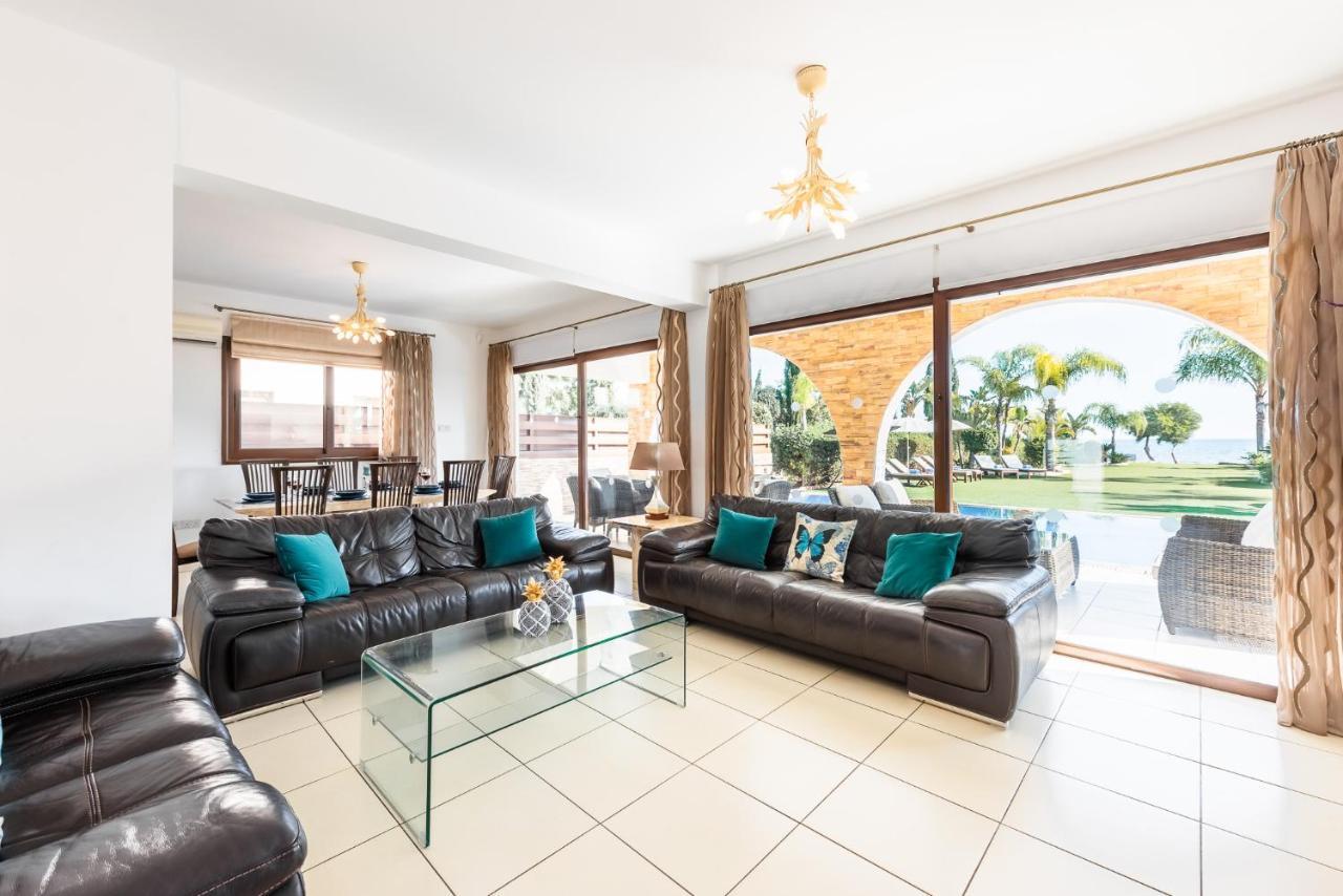 Sea Front Oceanus H2 By Ezoria Villas Ayía Nápa Extérieur photo